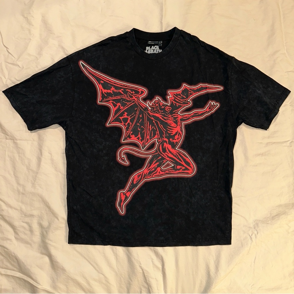💕 Moving Sale! 💕 
Black Sabbath Ozzy Osbourne shirt